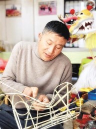 国家级非遗布龙的代表性传承人陈行国：奉化飞出一条龙